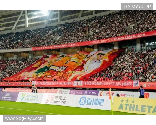 绿茵激战聚焦巅峰对决球队战术球星表现与胜负悬念全景解析深度版